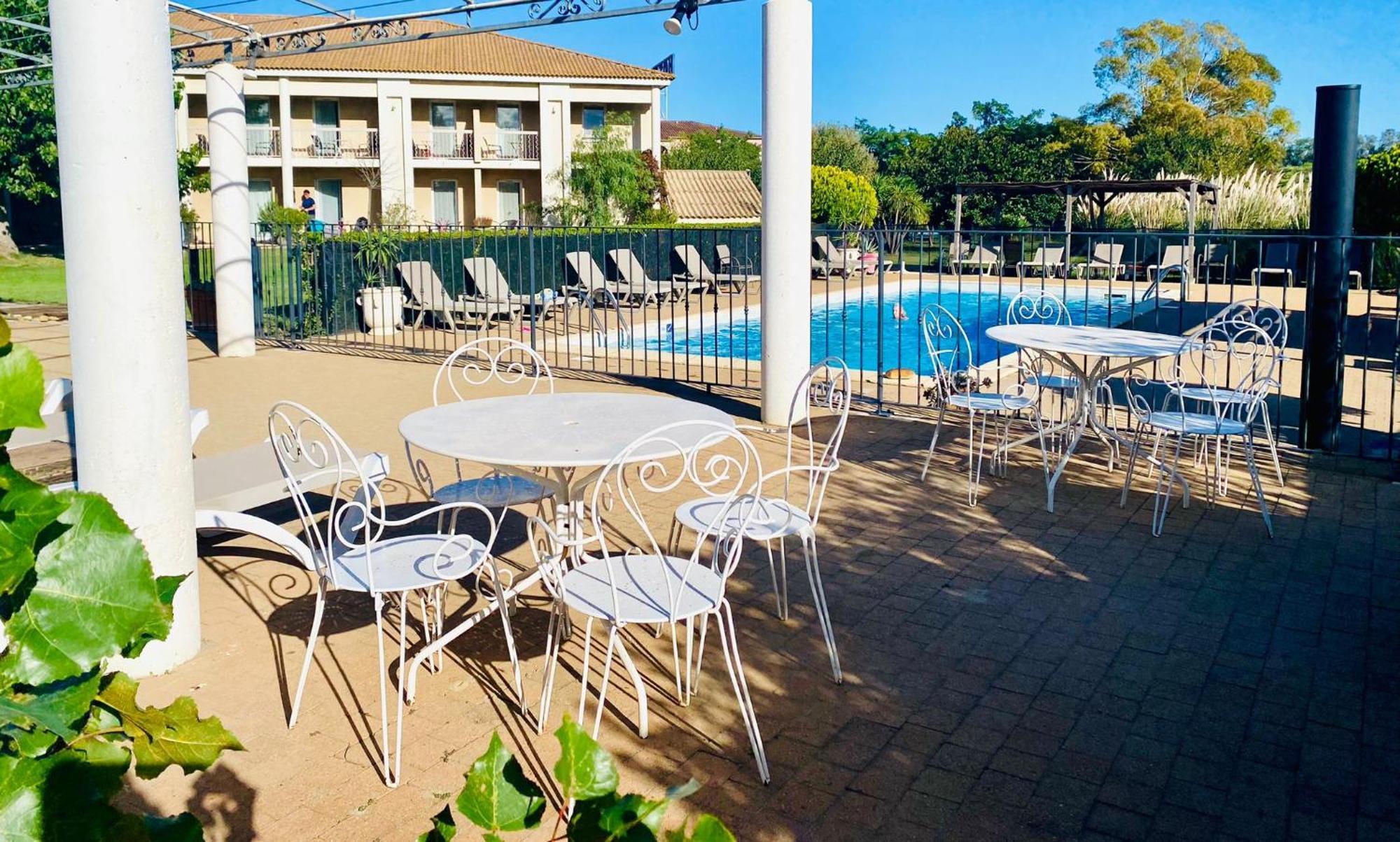 Hotel Le Mas Des Ponts D'آرْلْ المظهر الخارجي الصورة